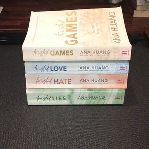 Twisted Series Book Set - Multicolor